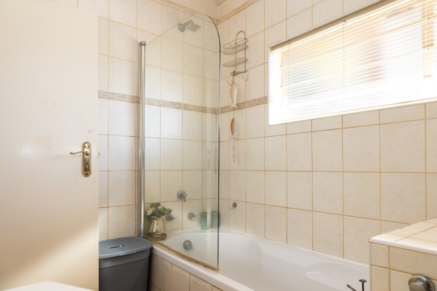 4 Bedroom Property for Sale in Ifafi North West